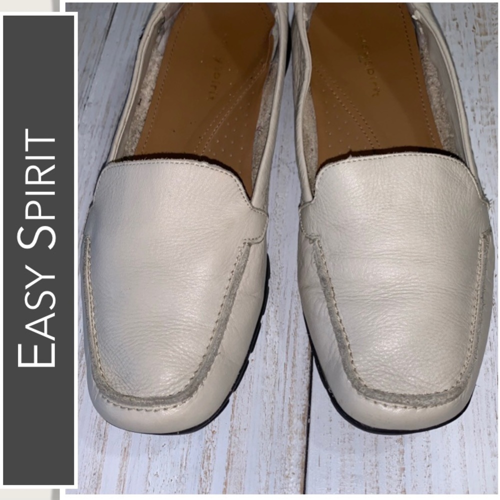 Easy Spirit “Abidet” Cream Leather Loafers Size 8.5M Cushioned Heel